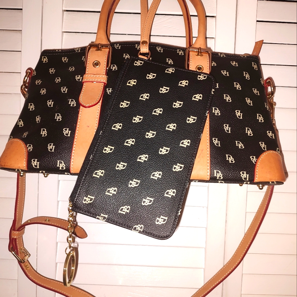 Dooney And Bourke Signature Black Domed Satchel Handbag & Wristlet